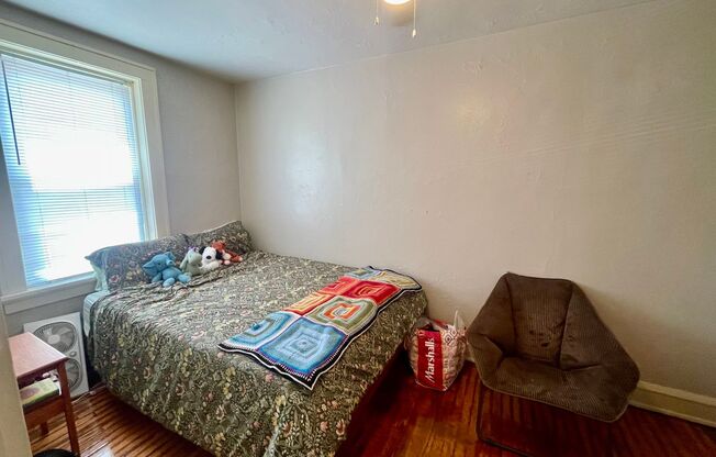 1 bed, 1 bath, $895, Unit 15