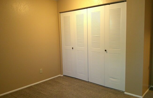 3 beds, 2 baths, 1,225 sqft, $3,300, Unit 48-21H