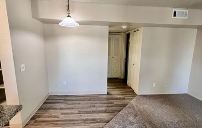 1 bed, 1 bath, 700 sqft, $1,595, Unit 84