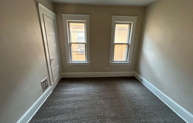 3 beds, 1 bath, 1,200 sqft, $1,800, Unit 1522