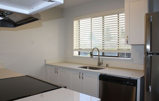 2 beds, 1.5 baths, 920 sqft, $2,075, Unit N203