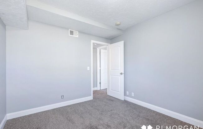 2 beds, 1 bath, 825 sqft, $1,045, Unit 205