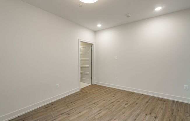 Studio, 1 bath, $1,265, Unit 1050 N 4th St. Apt. 304