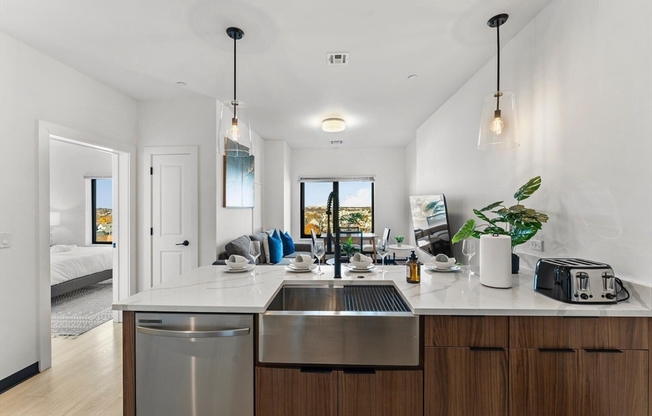 2 beds, 2 baths, 820 sqft, $2,800, Unit 210