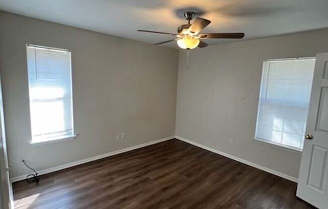 2 beds, 1 bath, $1,175, Unit UNIT B