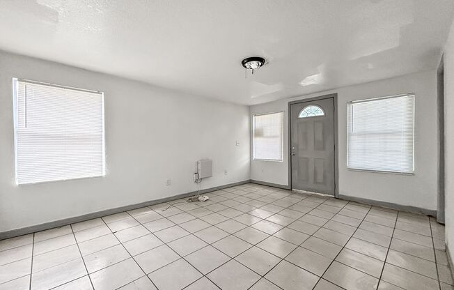 Spacious Tampa Home for Rent | Great Location & Large Yard! 3bed |2bath