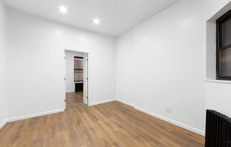 746 9 AVE