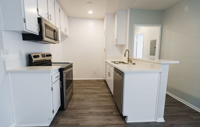 1 bed, 1 bath, 695 sqft, $1,848, Unit 220