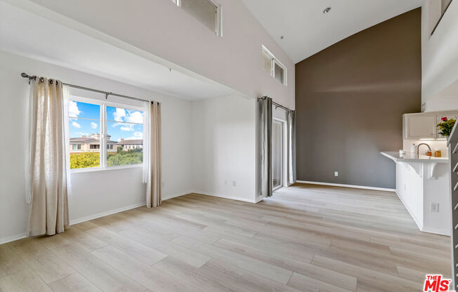 1 bed, 2 baths, 1,149 sqft, $3,750, Unit 438
