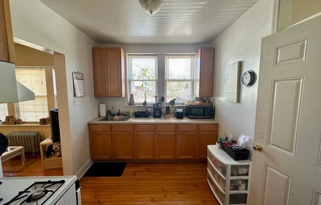 2 beds, 1 bath, 750 sqft, $1,600, Unit 4411-1B