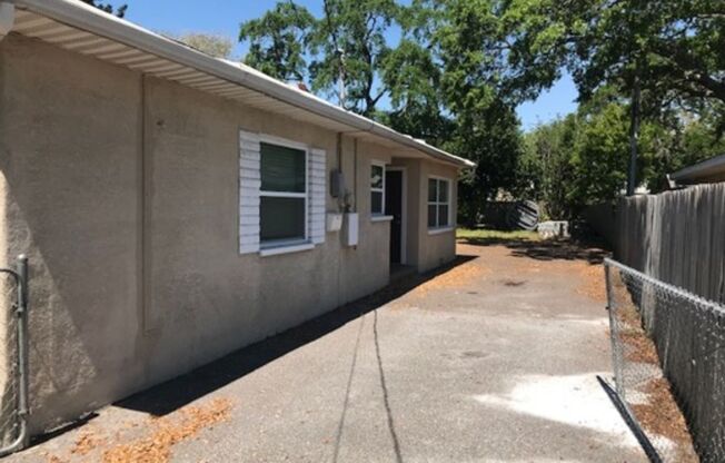 2 BR/2 BA Beautifully Updated Home in Seminole, FL