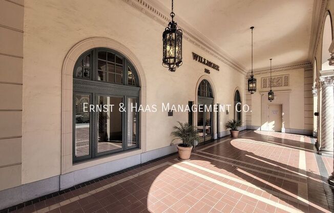 315 W 3rd Street, #1008