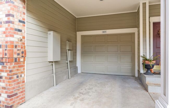 2 beds, 2 baths, $2,395, Unit Unit 801