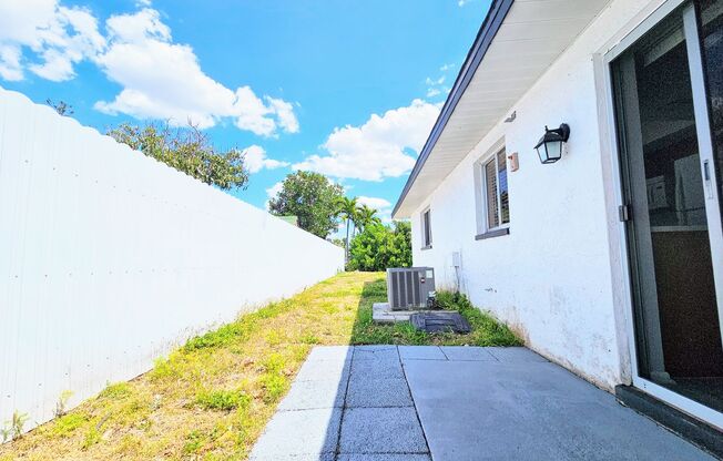 Charming 2-Bedroom Home in Prime Location!