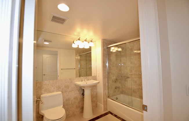 3 beds, 3.5 baths, $7,435, Unit Unit 102