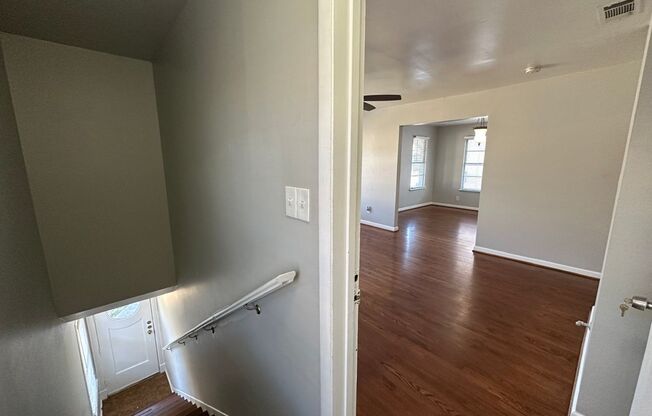 2 beds, 1 bath, 1,127 sqft, $2,055