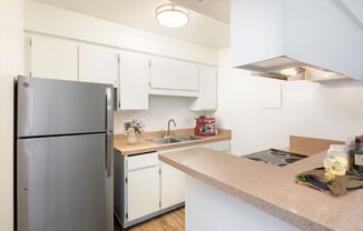 1 bed, 1 bath, 630 sqft, $2,145, Unit 060