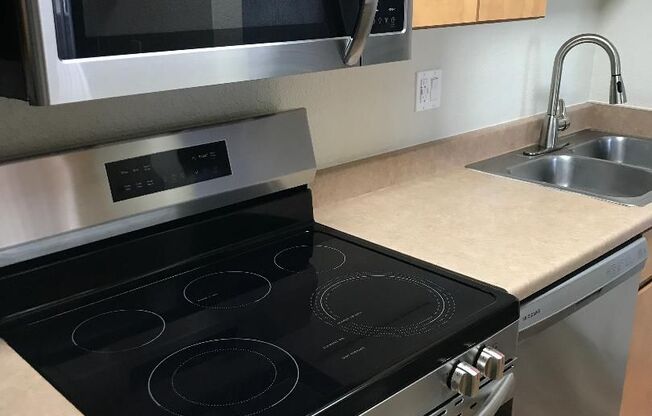 1 bed, 1 bath, 495 sqft, $945