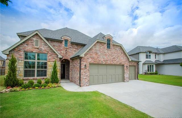 Beautiful Yorktown Home in Highly Desired Bixby West  School