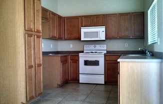 3 beds, 2 baths, $1,750