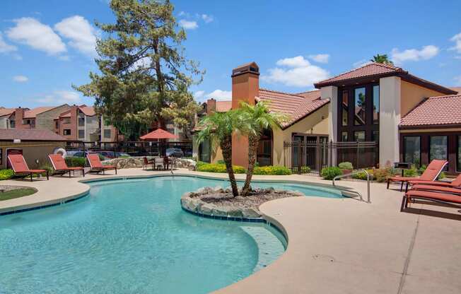 Motif Apartment Homes pool