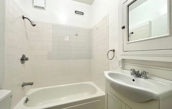 1 bed, 1 bath, $2,695, Unit 06