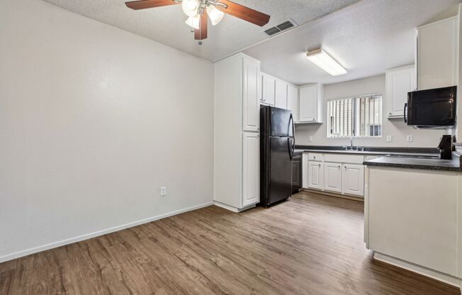 2 beds, 1 bath, 840 sqft, $1,727, Unit 152