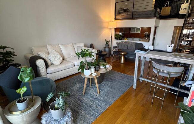 1 bed, 1 bath, $5,500, Unit 5T