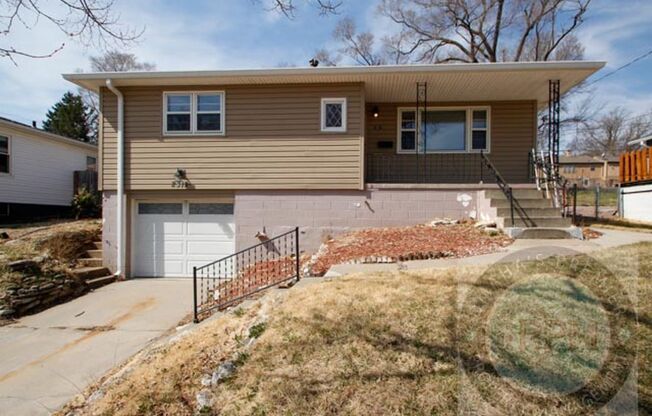 3 Bed Home | 67th & Blondo