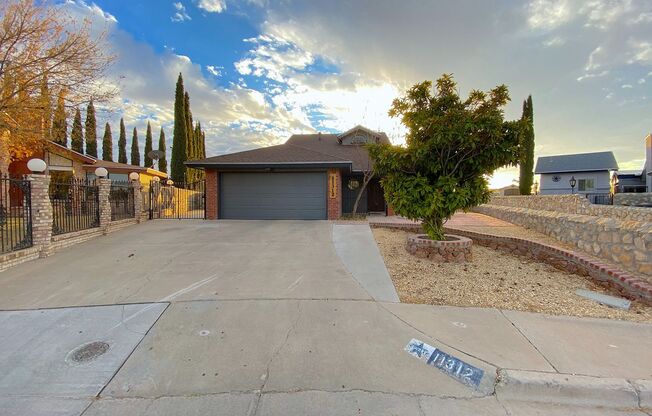 East El Paso 4 bed Refrig A/C!