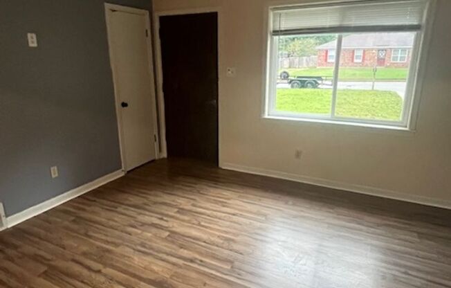 3 beds, 1 bath, $1,325