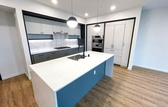 2 beds, 2 baths, 1,140 sqft, $6,195, Unit 324