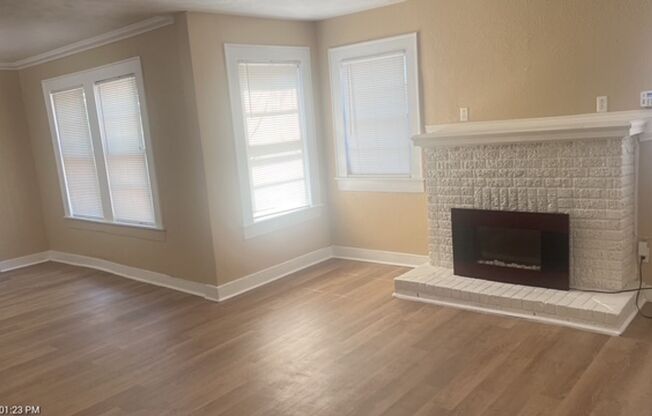 804 Austin St Arlington,76012