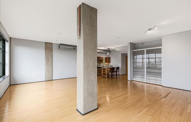 Studio, 1 bath, $2,100