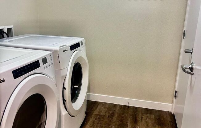 2 beds, 2 baths, 1,130 sqft, $1,576, Unit 1-411