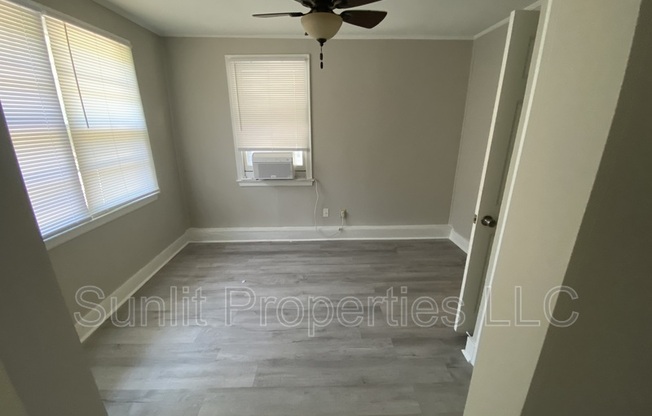 3 beds, 1 bath, 1,135 sqft, $1,400