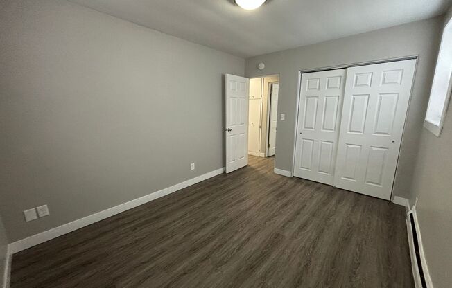 2 beds, 1 bath, 888 sqft, $975, Unit 2