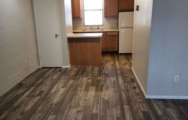 Studio, 1 bath, 370 sqft, $999, Unit 9