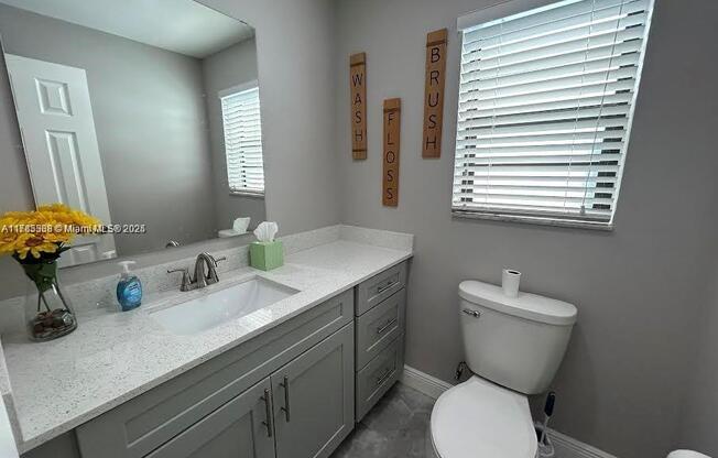 2101 BAYBERRY DR