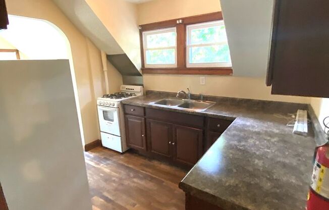 2919 Cottage Grove