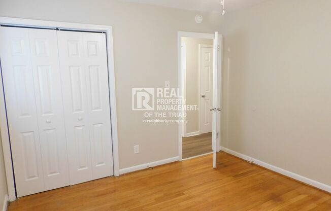 Attractive 3 BR / 1 BA Home with Fenced Backyard