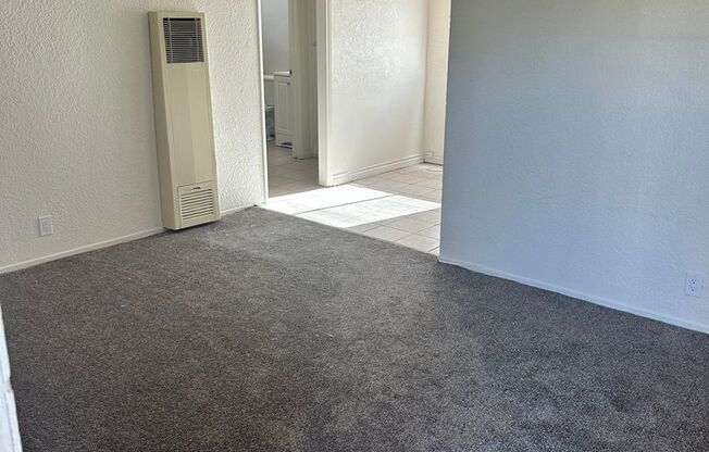 04 - 4623 Canoga Street