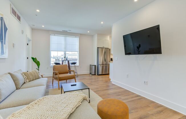 1 bed, 1 bath, 110 sqft, $1,490