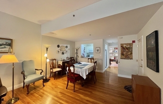 3 beds, 2 baths, 1,291 sqft, $5,800, Unit 402