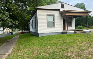 3 beds, 2 baths, $950