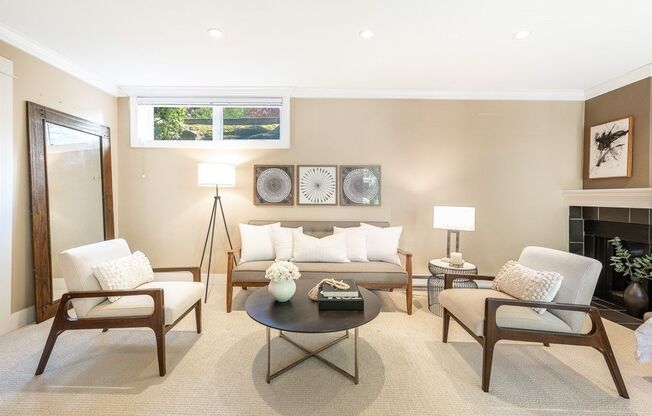 Waterfront Studio Kirkland Available for Rent!