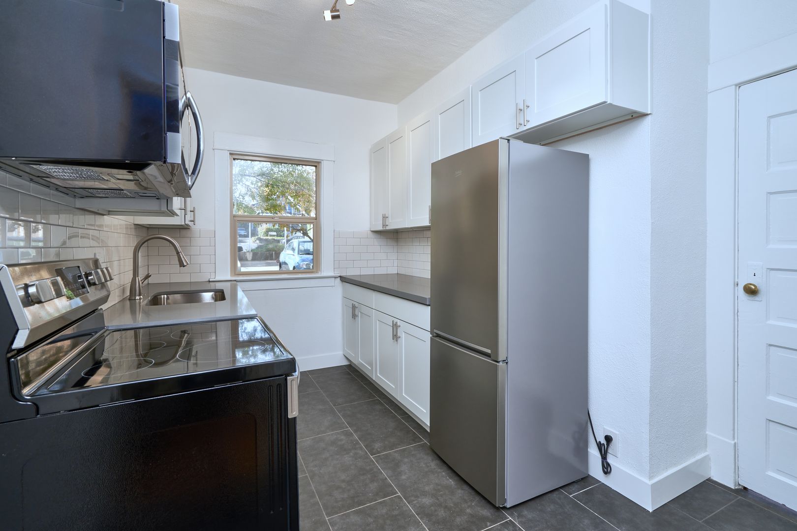1421 On Queen Anne Apartments