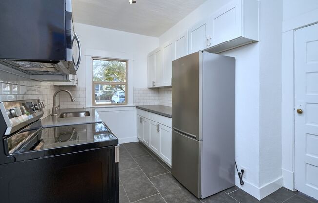 1421 On Queen Anne Apartments
