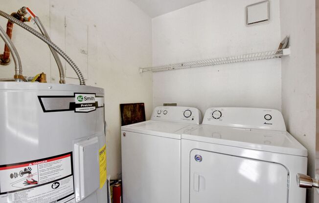 3 beds, 2 baths, $1,520, Unit # 1039