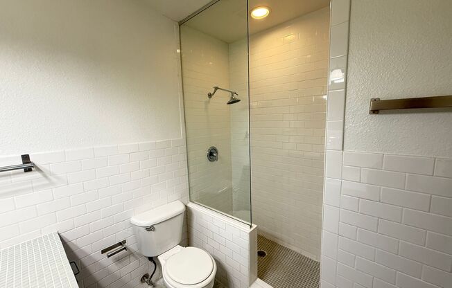 2 beds, 1 bath, 954 sqft, $1,705, Unit RRO-104